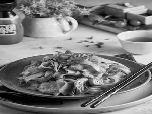 Drunken Noodles - Mushroom (Serves 1-2)