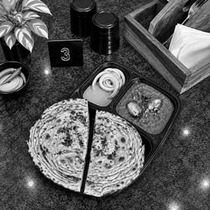 1 Lachha Paratha + Tawa Chaap + Onion Salad [Serves 1]