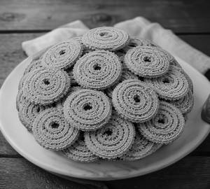 Sada Tukda Chakli