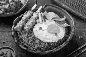 Youmee Goreng (Serves 1-2)