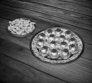 Dryfruit Honeyball