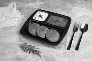 Raggi Idli Chutney Sambar [3 Pcs]