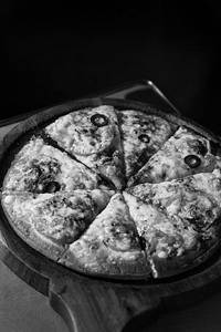 Pizza Caprese [Medium]