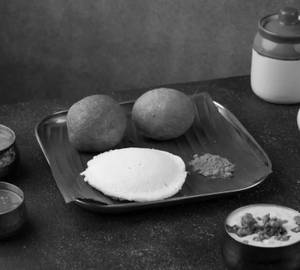 2 Idli + 2 Vada