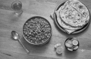 Chana Masala With 2 Butter Naan