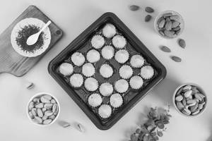 Kesar Milk Modak 21 Pieces Tray