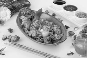 Wok-Tossed Chilli Paneer (8 pcs)
