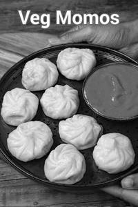 Veg Steam Momos (8pcs)