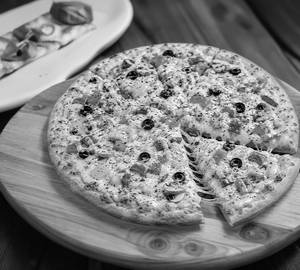 Veg Creamy Pizza