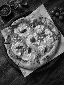 Quattro Formaggio Pizza