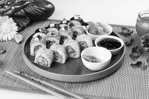 Signature Sushi Platter (12 pcs)