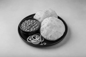 Chhola Bhatura (2 Pc)