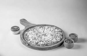 Ahmedabadi Style Thin Pizza (25 Cm)