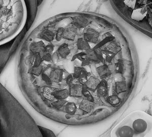 Spicy and chicken pizza