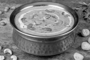 Kaju Matar Curry