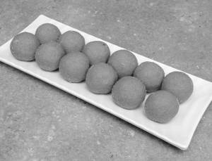 Laddoo Besan Desi Ghee