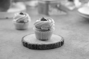 Strawberry Cupcakes (mini) 2 Pc