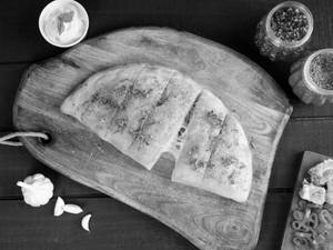 Red Paprika & Paneer Stuffed Garlic Bread
