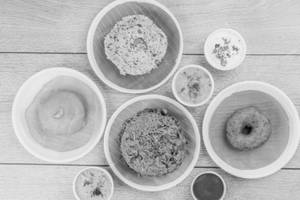 Rava Idly Combo [1 Rava Idly + 1 Rice Bath + 1 Vada + 1 Kesari Bath]