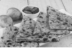 Aloo Gobi Pyaaj Mix Paratha