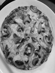 Mushroom Onion Pizza