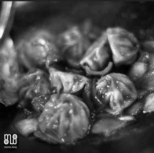 Mutton Butter Garlic Sauce Momos [5 pcs]