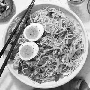 Egg Hakka Noodles
