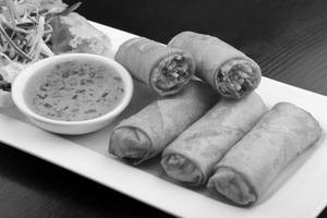 Classic Chicken Spring Rolls