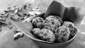 Mookadalai Vada