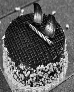 Choco Almond Eggless Cake