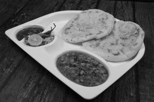Chole Kulche } 1 Plate 