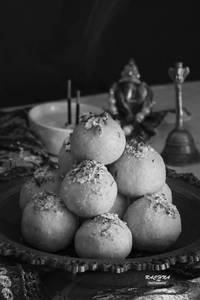Besan Ladoo  [1Kg]