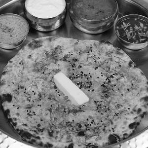 Paneer Garlic Kulcha