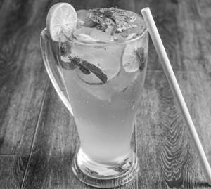 Lime mint mojito