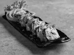 Lasooni Paneer Tikka