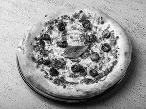 Smoke House Quattro Formaggi Pizza