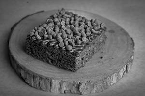 Chocochip Topped Brownie [large]
