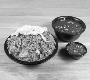 Chicken Triple Fried With Chicken Schezwan Gravy (Serves 1) 