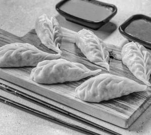 Veg Steam Momos (5 Pcs)