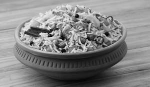 Handi Veg  Biryani With Raita 