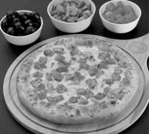Creamy Butter Chicken Pizza