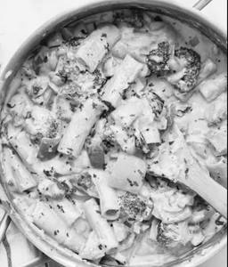 Pasta Vegetables In Cheezy Alfredo  Sauce