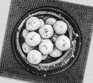 Till Ladoo 1/2 Kg