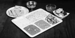 Veg Deluxe Thali ( Punjabi Thali)