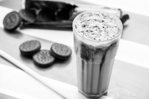 Oreo Cookies Milkshake with Ice cream