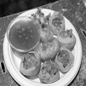 Pani Puri (16 Pcs)