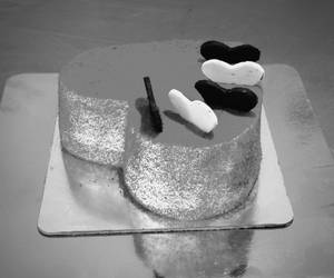 Spl Red velvet Heart Shape cake