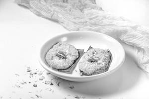 Litchi Malai Toast [50 Gm]