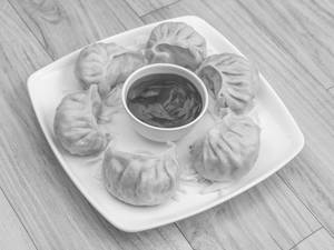 Veg Momos (6pcs)