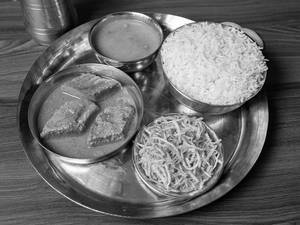 Dhoka-r-dalna (3 Pcs) Mini Thali